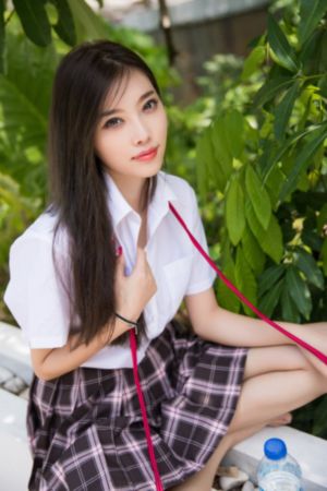 大胸老师美女被黄网站_BD韩语手机在线看